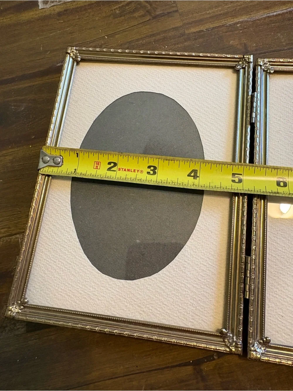Vintage oval insert